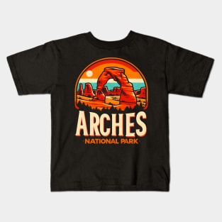 Arches National Park (Utah) Moab Utah Arches Vintage Sunset Kids T-Shirt